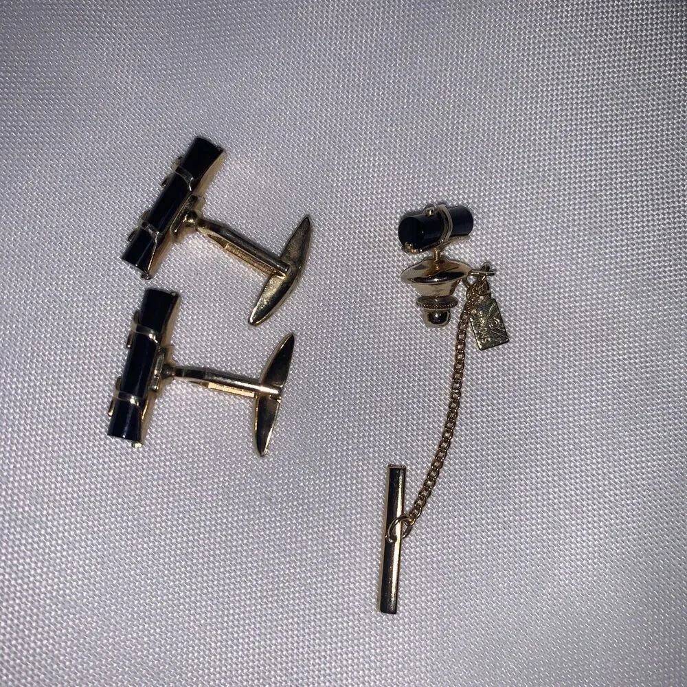 Men’s Set Of Black Bars Thin Design Quality Vintage EMMONS Cuff Links And Pin.
